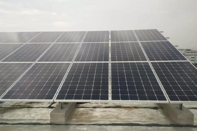 向陽詳解太陽能光伏發電前景光明(圖1) 太陽能光伏發電支架圖