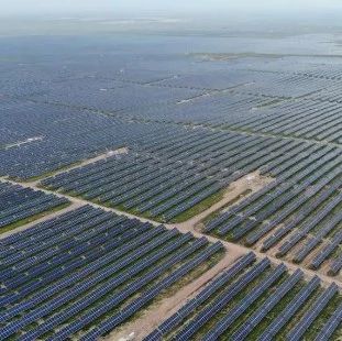 灰塵對(duì)光伏發(fā)電有哪些影響以及怎么清除