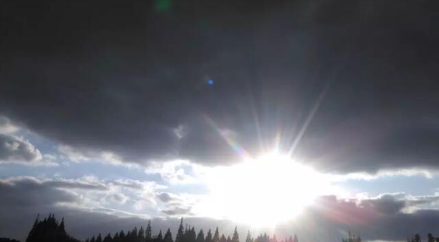 新型太陽能熱能發電介紹(圖1) 太陽能發電系統的并網方式