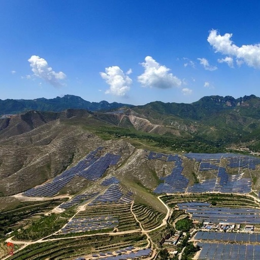 太陽(yáng)能光伏發(fā)電系統(tǒng)方案設(shè)計(jì)(圖1) 太陽(yáng)能光伏發(fā)電方案