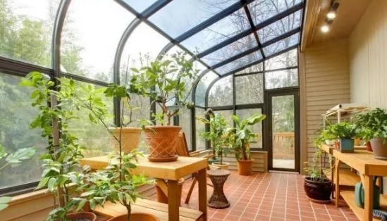 太陽能光伏房1000w冬暖夏涼也可以發(fā)電哦!(圖1) 1000w光伏發(fā)電